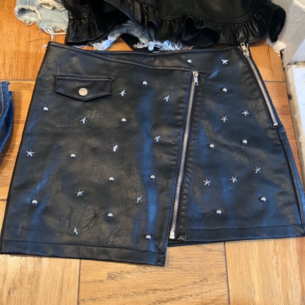star leather skirt